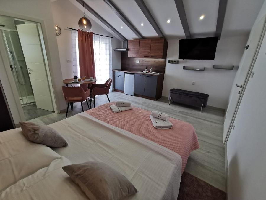 New Nikolina 4 Star Apartamento Mali Lošinj Exterior foto