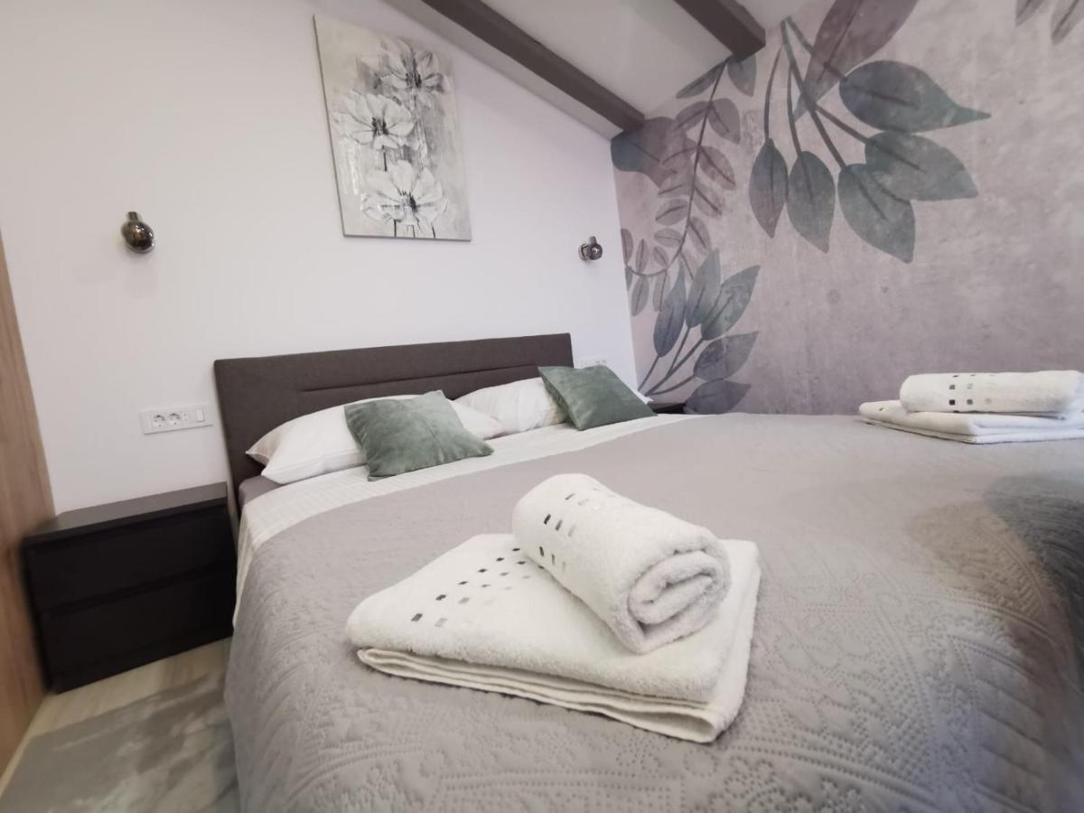 New Nikolina 4 Star Apartamento Mali Lošinj Exterior foto