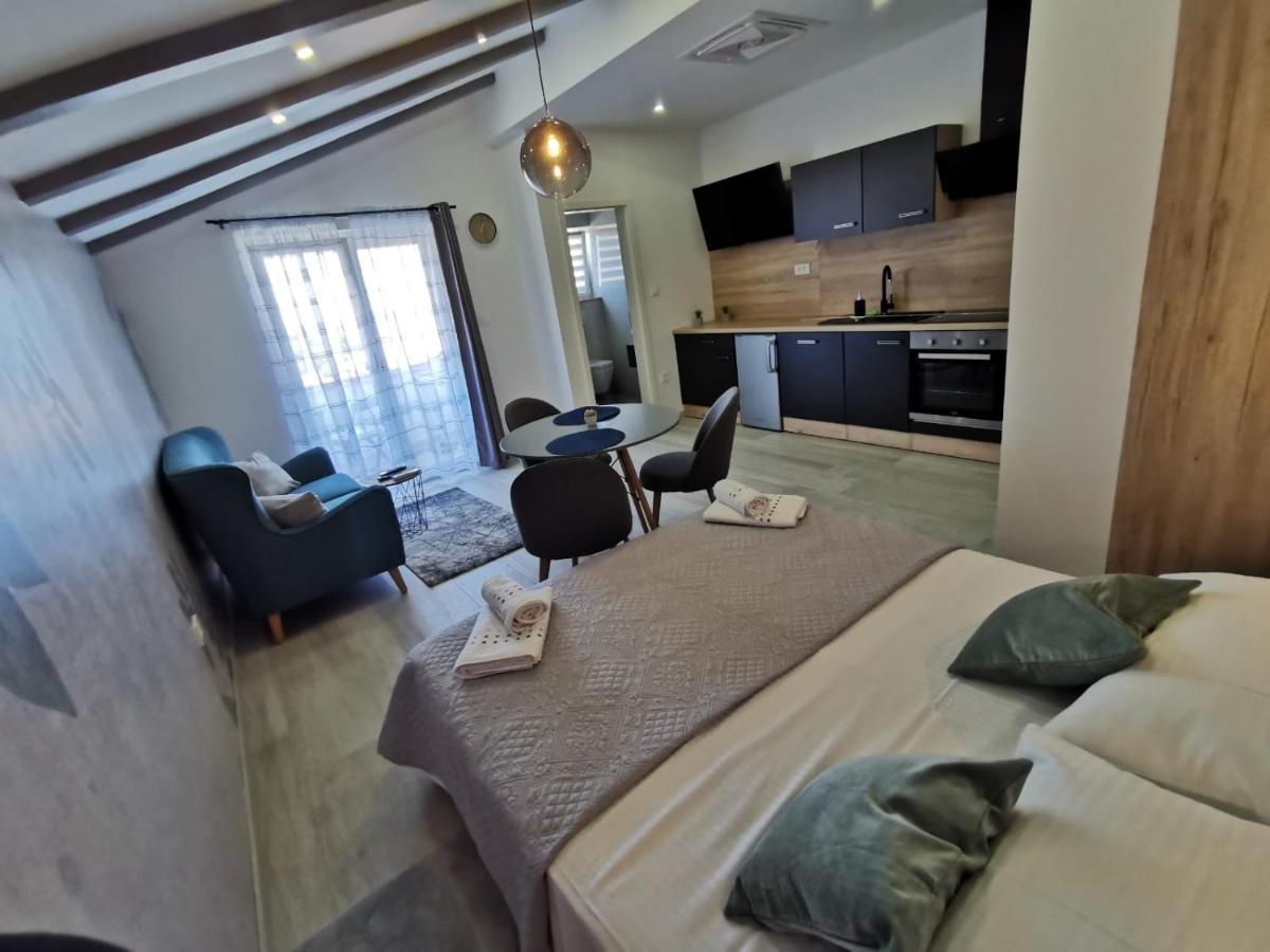 New Nikolina 4 Star Apartamento Mali Lošinj Exterior foto